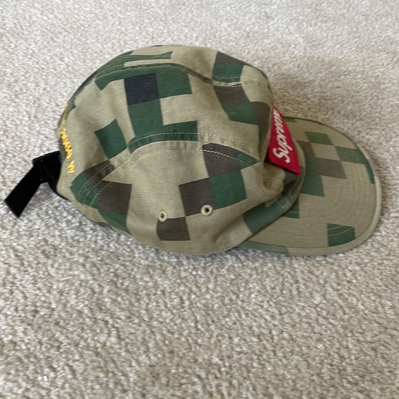 Supreme Camo Hat - Picture 4 of 5